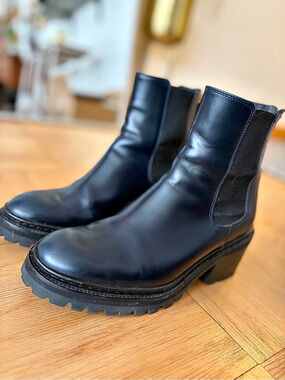 Want Les Essentiels Navy/Black Chelsea Boots